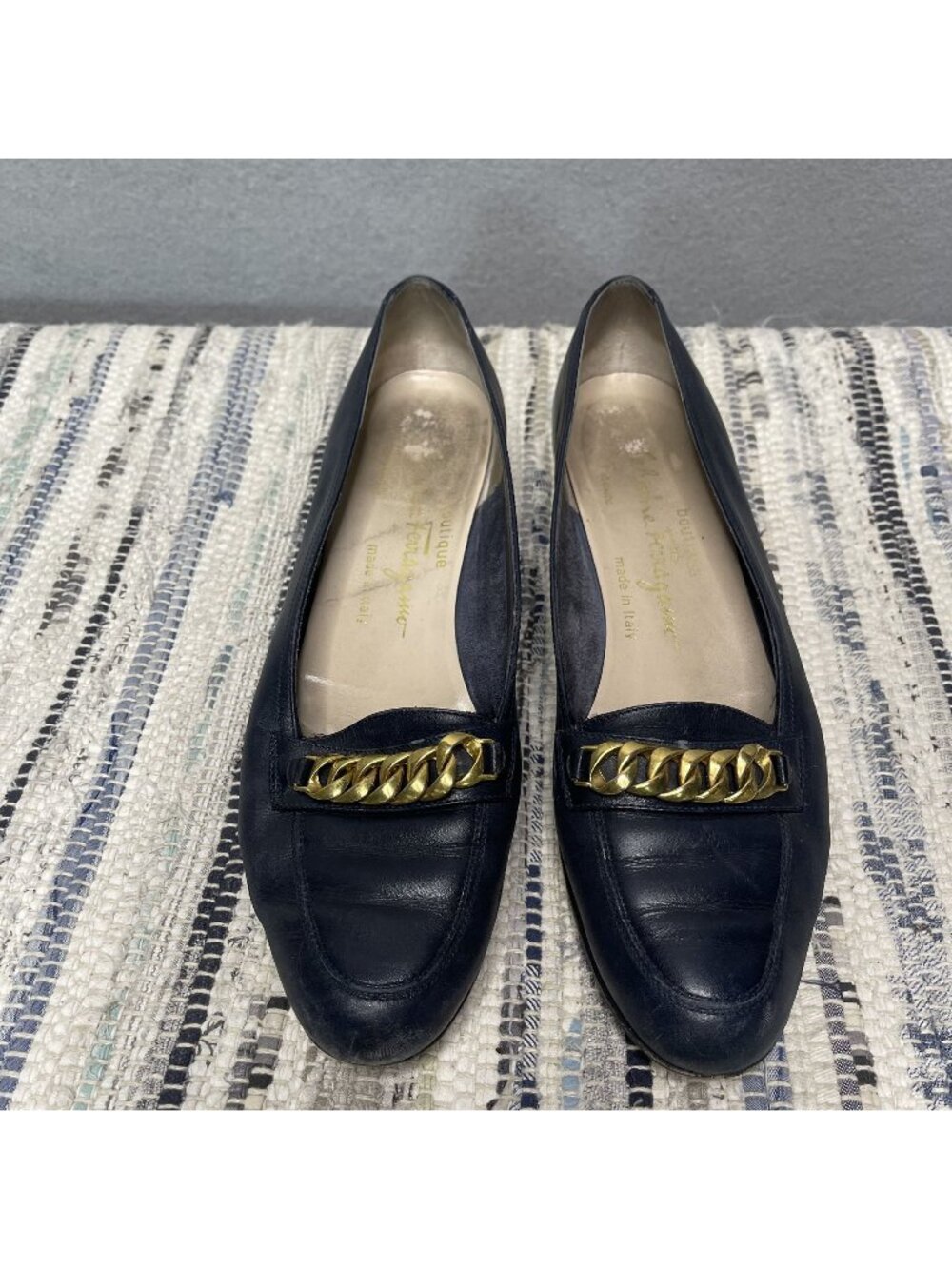 Salvatore Ferragamo Navy Leather Loafers Gold Chain 7 Womens Made In Italy